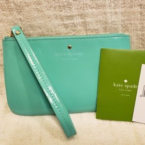 NWT Kate Spade Wristlet in Tiffany Blue